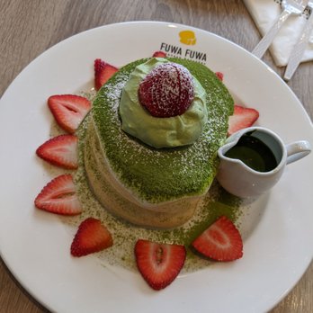 Fluffy Fluffy Dessert Cafe - Desserts Near Me - Toronto, Ontario