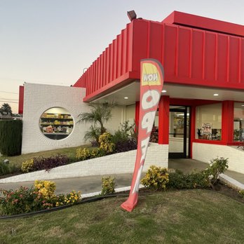 La Tapachulteca - the front of a fast food restaurant - Bakeries Near Me - Los Angeles, California