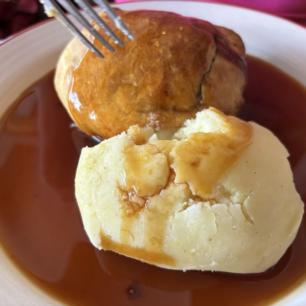 The Mermaid - Steak pie and mash - Pubs Near Me - Huntingdon, CAM