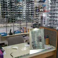 R R Optometry