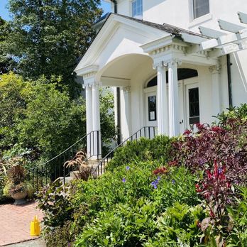River Farm - Estate entry - Venues & Event Spaces Near Me - Alexandria, Virginia