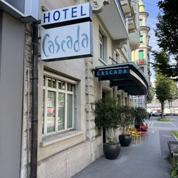 Hotel Cascada - Side angle