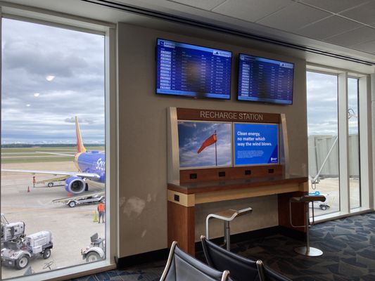 Richmond International Airport by null