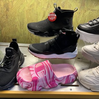 Journeys - Shoe Stores Near Me - National City, California