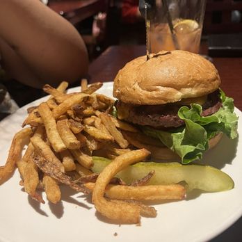 Oswego Grill - Cheeseburger - American Near Me - Wilsonville, Oregon Oswego Grill - Cheeseburger - American Near Me - Wilsonville, Oregon