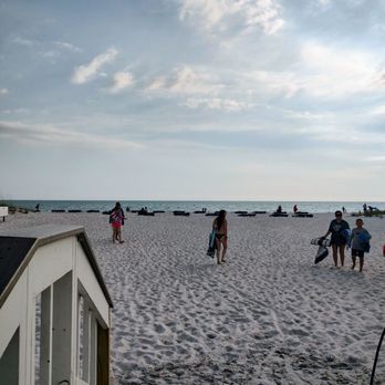 Barefoot Beach Hotel - Hotels Near Me - Madeira Beach, Florida Barefoot Beach Hotel - Hotels Near Me - Madeira Beach, Florida