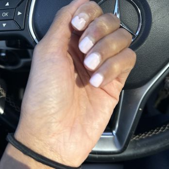 MOI Nails Studio - 7 day old gel mani. I don't do vigorous work with my hands. - Nail Salons Near Me - Los Angeles, California