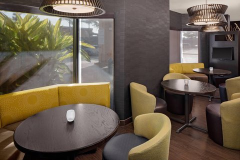 Courtyard by Marriott Houston Rice University by null