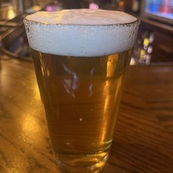 Cresta's Twenty Two Eleven Club - Expertly poured beer