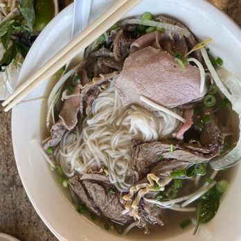 Pho 88 Noodle - This is beef skirt pho, it has onion, chives, rice noodles - Vietnamese Near Me - Orlando, Florida Pho 88 Noodle - This is beef skirt pho, it has onion, chives, rice noodles - Vietnamese Near Me - Orlando, Florida