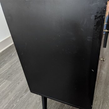 AM Moving Company - Dents and scratches on cabinet. - Movers Near Me - Dallas, Texas AM Moving Company - Dents and scratches on cabinet. - Movers Near Me - Dallas, Texas