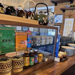 Pick Thai - Tea pot and hot tea selections