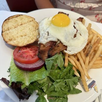 Pierre's - Bacon cheeseburger with fried egg - French Near Me - Bridgehampton, New York