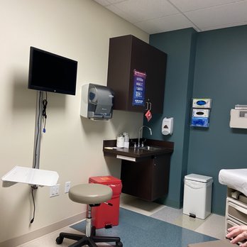 Anne Brinkman, M.D. - Patient room. - Family Practice Near Me - Lewis Center, Ohio