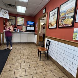 Tudor's Biscuit World - Interior