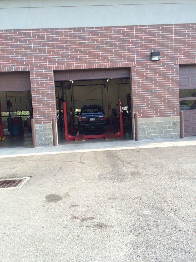 BOB SUMEREL TIRE & SERVICE Updated October 2024 33 Montgomery St