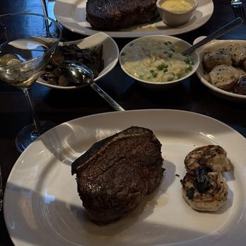 Carnevor Steakhouse Moderne - Steakhouses Near Me - Milwaukee, Wisconsin