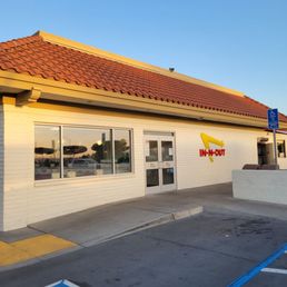 Exterior outside entrance of In-N-Out Burger - Front pic - Moreno Valley, California Exterior outside entrance of In-N-Out Burger - Front pic - Moreno Valley, California