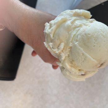 Loard's Ice Cream - Single of Butter Brickle - Ice Cream & Frozen Yogurt Near Me - Orinda, California