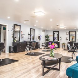 Finesse Beauty Bar - Salon