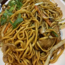 Chicken or Vegetable Hakka Noodles Chicken or Vegetable Hakka Noodles