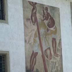 Peterskapelle - Art facing plaza