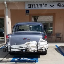 Gilly's 10-5 Saloon