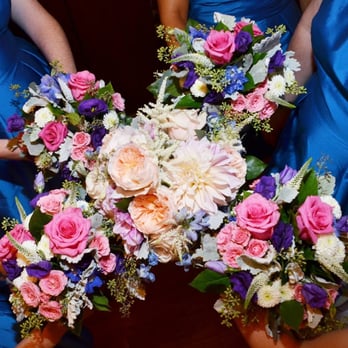 Fleur de Lis Florist - My bouquet with the bridesmaids' - Florists Near Me - Baltimore, Maryland Fleur de Lis Florist - My bouquet with the bridesmaids' - Florists Near Me - Baltimore, Maryland