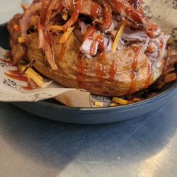 Pig & Grits - BIG PIG SPUD