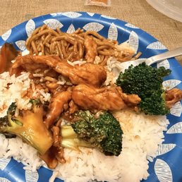 Chicken & Broccoli with brown sauce on white rice. A small amount of Chicken Chow Mein, also very delish. Chicken & Broccoli with brown sauce on white rice. A small amount of Chicken Chow Mein, also very delish.