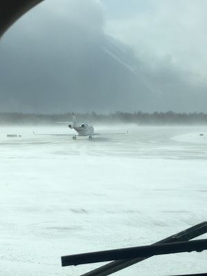 Youngstown-Warren Regional Airport by null