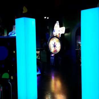 Putting Edge - Interior - Mini Golf Near Me - Whitby, Ontario