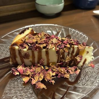 Shokunin - Birthday cheesecake with edible roses they gave my boyfriend for his birthday - Japanese Near Me - Rancho Cucamonga, California