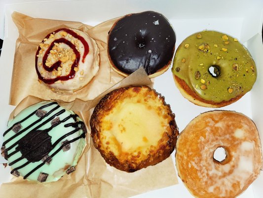 Gracie's Luncheonette by null