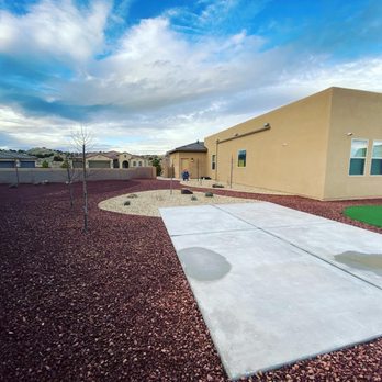 Oak Tree Landscape - a driveway with a concrete slab - Landscaping Near Me Oak Tree Landscape - a driveway with a concrete slab - Landscaping Near Me