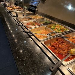 Golden Hibachi Buffet - Buffet line