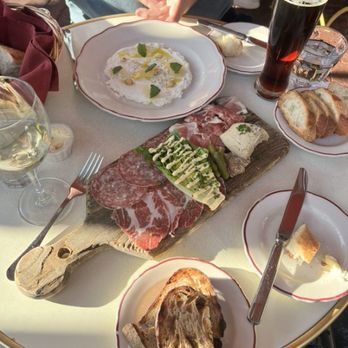 Le Diplomate - Charcuterie board and Farmer's Cheese (with honeycomb, hazelnut and mint) - Brasseries Near Me - Washington, DC, District of Columbia