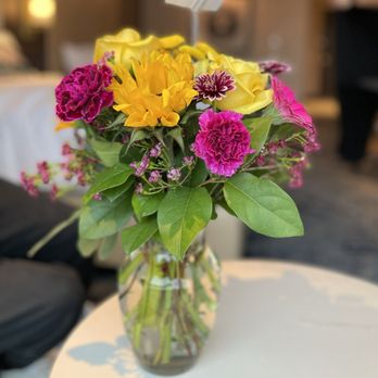 Crane's Creations - The Sweet Centerpiece we got, even upgraded to Premium - Florists Near Me - Puyallup, Washington Crane's Creations - The Sweet Centerpiece we got, even upgraded to Premium - Florists Near Me - Puyallup, Washington