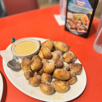 Mellow Mushroom Richmond - Carytown - Pretzel Bites - Pizza Near Me - Richmond, Virginia