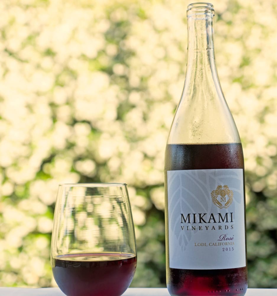 Mikami Vineyards Logo