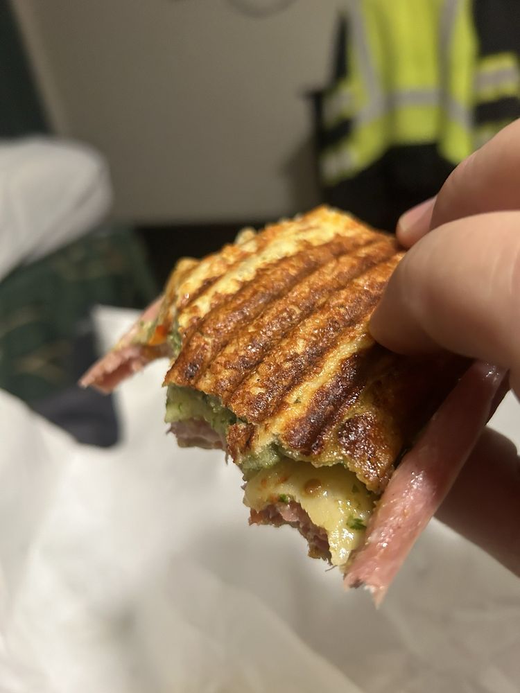 Lovera's Handcrafted Foods Logo