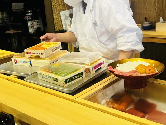 Tsukiji Unitora Nakadori by null