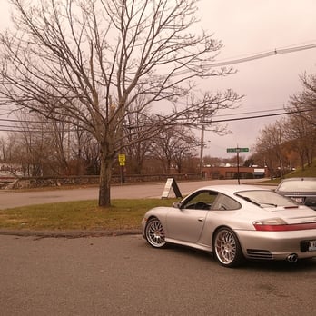 Autobahn Performance - Left to get a sandwich, and this is what rolled up. - Auto Repair Near Me - Peabody, Massachusetts
