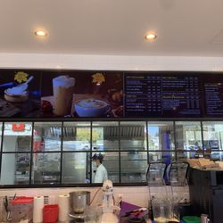 Paris Baguette - Front counter