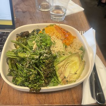 Retreat - Harvest Bowl - Cafes Near Me - Seattle, Washington