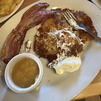 Elmer's Restaurant - Potato cakes and bacon - Breakfast & Brunch Near Me - Gresham, Oregon