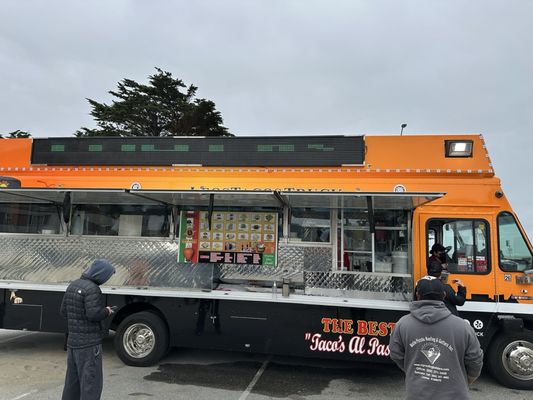 Leo’s Tacos Truck by null