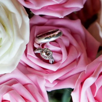 Christian Studios - Wedding rings - Session Photography Near Me Christian Studios - Wedding rings - Session Photography Near Me