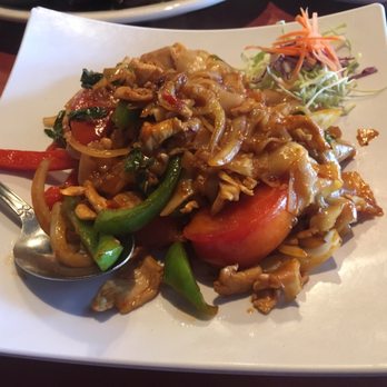 Royal Siam - Pad Kee Mao Drunken Noodle with Chicken - Thai Near Me - Stockton, California