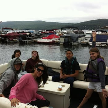 Greenwood Lake Marina - My family on way out on platoon... Well missing few not in picture - Boat Repair Near Me - Hewitt, New Jersey